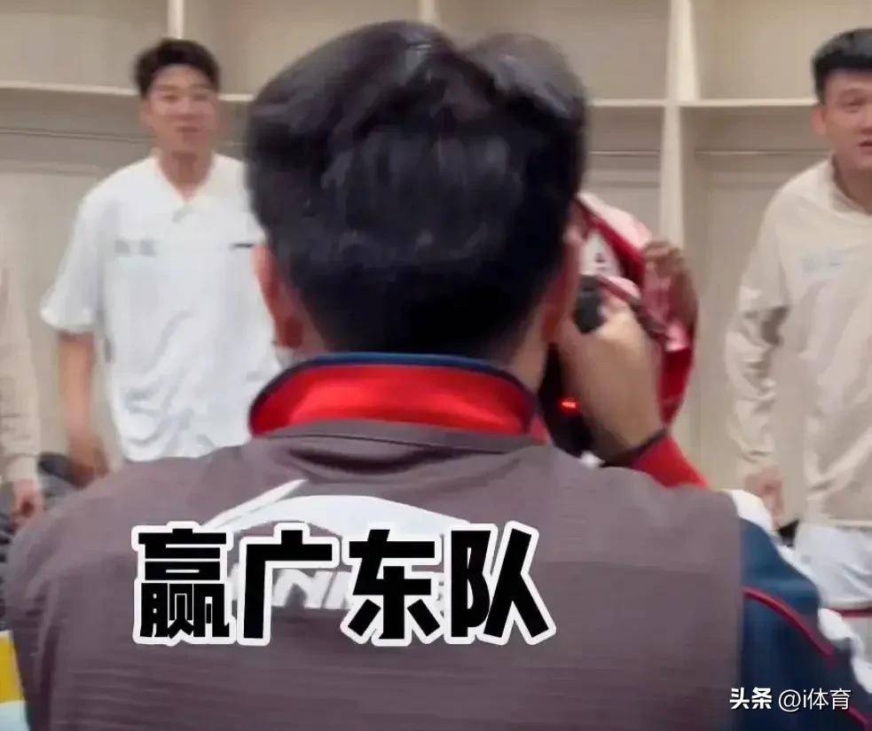 包含转折点!广东宏远战术微调;荷甲今晚攻防权衡;更衣室稳定;年轻球员得到机会的词条 包含转折点!广东宏远战术微调;荷甲今晚攻防权衡;更衣室稳定;年轻球员得到机会的词条